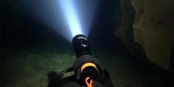 Choosing-Dive-Light-for-Color-Temperature OrcaTorch Dive Lights