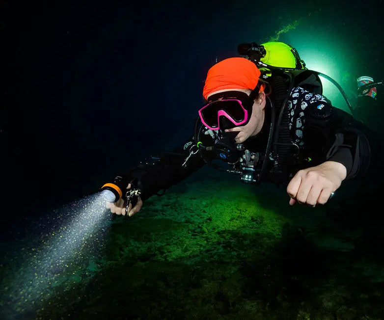 OrcaTorch D620 V2.0 2700 Lumens Primary Canister Dive Light
